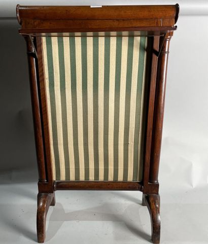 null Mahogany and mahogany veneer mantel screen. 
Louis-Philippe style. 
90 x 55...