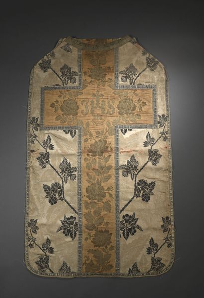 null Composite chasuble, 18th-19th centuries, 
background in brocade fashioned in...