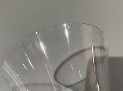 null LALIQUE
Trois verres de forme cornet
Signés
H : 13 cm
Egrenures
