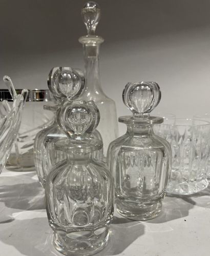 null Lot of crystal and glassware, including Daum free-form molded crystal bowl (17...
