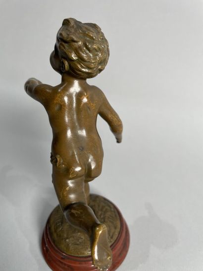 null After Louis KLEY (1833-1911)
The running boy 
Bronze group signed on the terrace,...