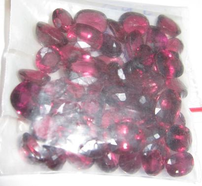 null Lot de tourmalines brun rose facettées. Poids: 75,95 cts