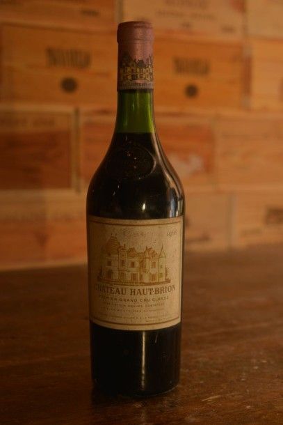 1 Bouteille Château Haut-Brion 1966, étiquette...