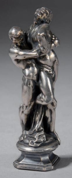 null Cachet en bronze argenté représentant en ronde bosse Hercule et Antée sur une...