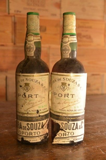 null 2 Bouteilles Porto Vieira de Souza Coleihta 1952, étiquettes tachées, abîmé...