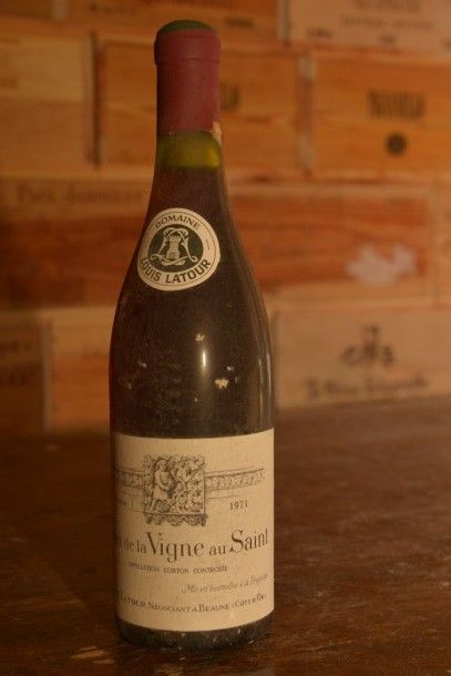 null 1 Bouteille Corton Clos de la Vigne au Saint 1971 Louis Latour, étiquette très...
