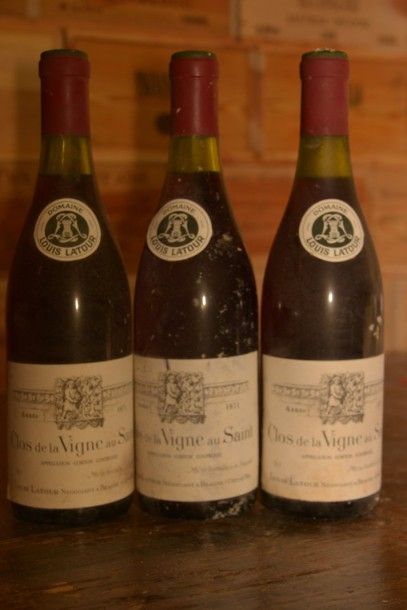 null 3 Bouteilles Corton Clos de la Vigne au Saint 1971 Louis Latour, étiquettes...