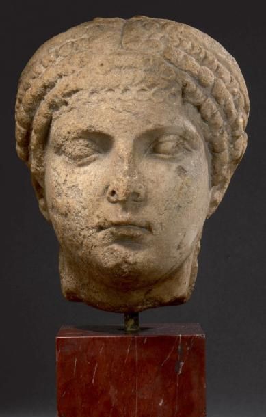 Tête d'Agrippine la Jeune (15-59 après J.-C.)....