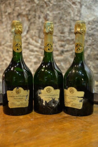 null 3 Bouteilles Taittinger Comtes de Champagne 1995, niveaux macaron, étiquettes...