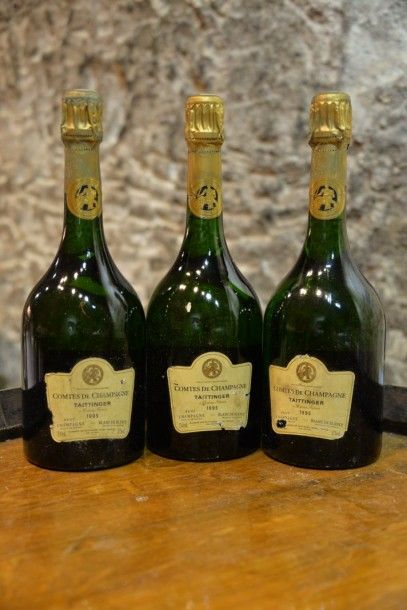 null 3 Bouteilles Taittinger Comtes de Champagne 1995, niveaux macaron, étiquettes...