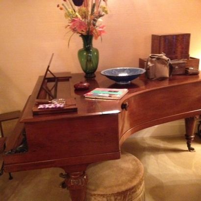 null Piano quart de queue de marque Pleyel daté 1876 et signé par César Franck.
Longueur...