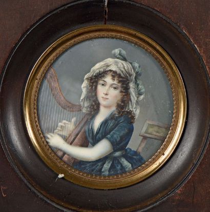 École Française du XIXe siècle Jeune femme jouant de la harpe Miniature ronde à la...
