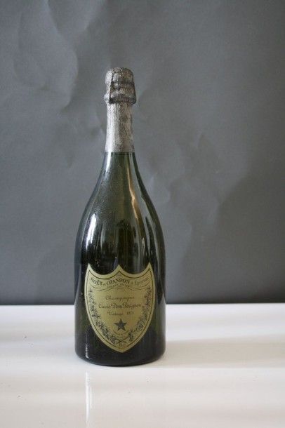 null 1 Bouteille Champagne Moët et Chandon Dom Pérignon 1973, niveau: sous la co...