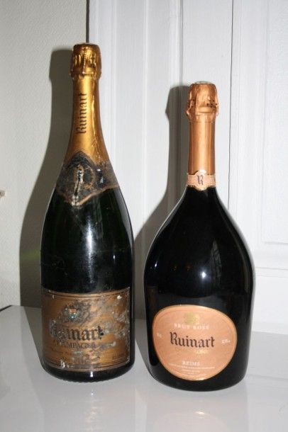 null 2 Magnums 1 magnum: Champagne Ruinart Brut, étiquette très abîmée, légèrement...