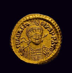 Anastase (491-518)
Solidus (4,50 g). Constantinople,...