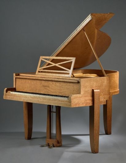 Piano de la maison Pleyel
En placage en loupe...