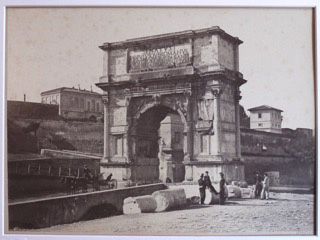 Altobelli, Arc de Titus, Rome vers 1860

Grande...