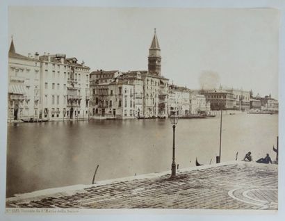 CARLO PONTI Ricordo di Venezia, c. 1870 Album défait, dix-huit (18) épreuves albuminées,...