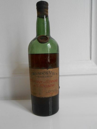 null 1 bouteille Calvados vieux Réserve du Manoir de Saint Melaine 1918 (niveau :...