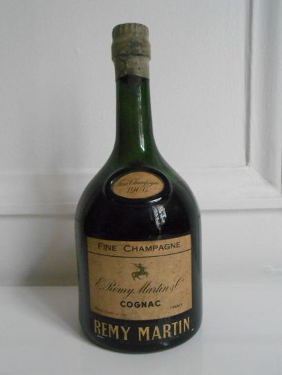 null 1 bouteille Cognac Fine Champagne 1906 Remy Martin (niveau : 9 cm)