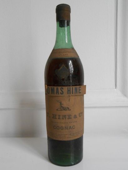 null 1 bouteille Cognac Fine Champagne "40 ans" T. Hine & C° (niveau : 6,5 cm; étiquette...
