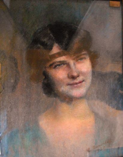 Madeleine NEUVILLE 

"Portrait de jeune femme"

Pastel, signé en bas à droite, daté...