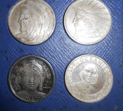 null Quatre médailles en argent de l'Exposition Coloniale de 1931. 

Frappées d'après...