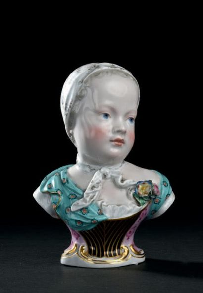 MEISSEN Buste en porcelaine représentant Marie
Zéphirine de Bourbon, à décor polychrome...
