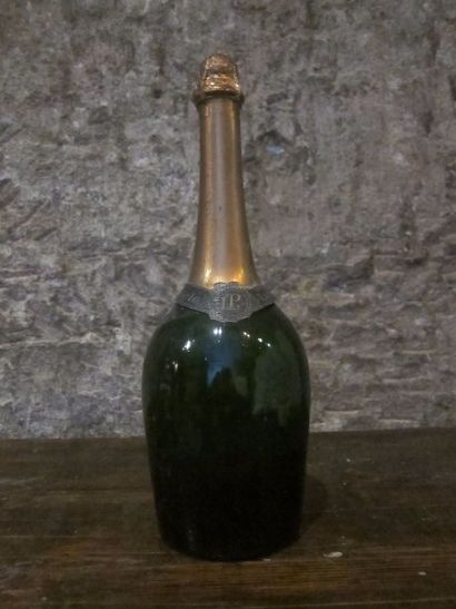 null 1 magnum champagne Laurent Perrier Grand Siècle,

étiquette manquante, colerette...