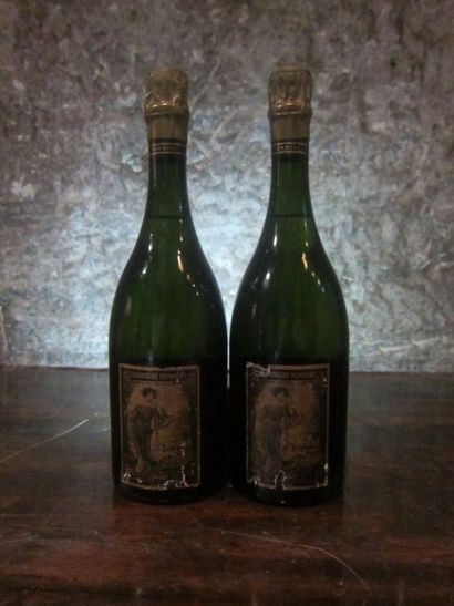 null 2 bouteilles Champagne Pommery Cuvée Louise 1980, 

niveaux : 4 cm, étiquettes...