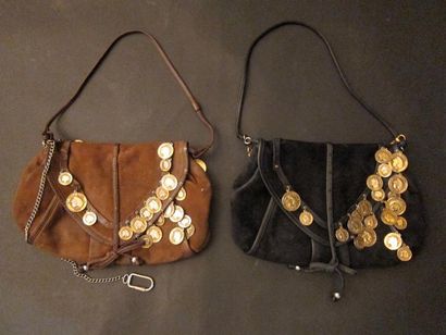 null Sonia RYKIEL : Lot de deux sacs de même modèle, l'un en daim et cuir noir agrémenté...