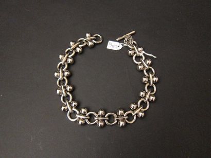 null Paco RABANNE : collier en métal argenté composé d'anneaux entrecoupés de perles...