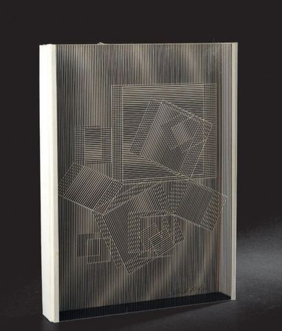 Victor VASARELY (1908-1997) Composition cinétique
Panneau de plexiglas sérigraphié...