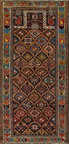 null Tapis galerie de prière Caucase Chirvan
Champ à décor d'un mihrab, de cartouches...