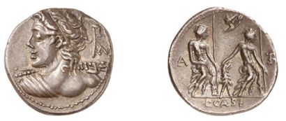 null CAESIA (vers 112 av. J.C.). Denier d'argent. 3,86 g. Buste de Véjovis de dos,...
