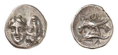 null ISTROS (vers 380 av. J.C.). Drachme d'argent. 5,03 g. Deux visages d'adolescents...