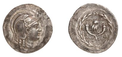 null LEBEDOS (vers 160 av. J.C.). Tétradrachme d'argent. 15,90 g. Tête casquée d'Athéna...