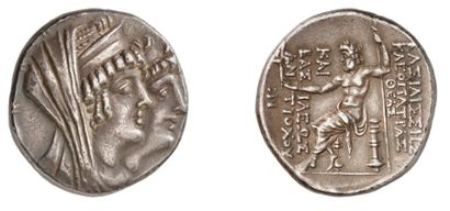 null CLEOPATRE THEA (Régente) et son fils ANTIOCHUS VIII (125-121 av. J.C.). Tétradrachme...