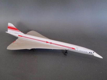 null JOUSTRA : avion " CONCORDE " (bo)

PUNCH : Boeing 707 " INTERCONTINENTAL " ...