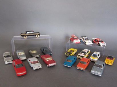 null Lot de véhicules 1/43ème dont conduites intérieures - camionnettes - taxis de...