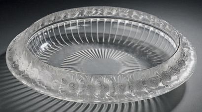 CRISTAL LALIQUE 
Coupe «Margueritte». Épreuve en cristal moulé pressé satiné mat...