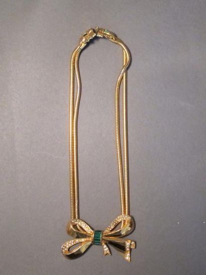 null Anonyme - Lot en métal doré composé d'un collier tubogaz à double rang se terminant...