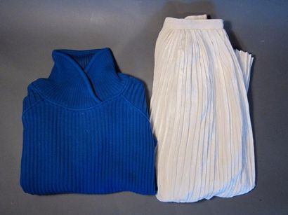 null COMME DES GARCONS - Claude MONTANA Knitwear

Lot composé d'une jupe longue en...
