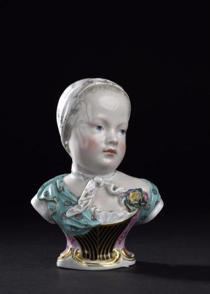 null MEISSEN

Buste en porcelaine représentant Marie Zéphirine de Bourbon, à décor...