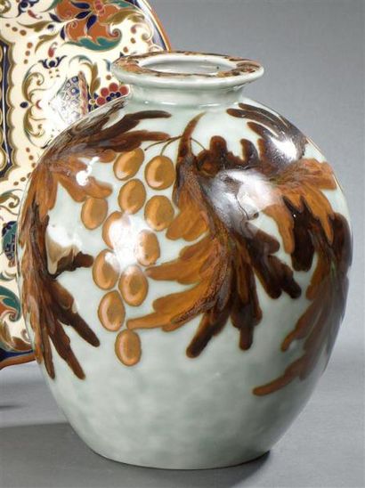 null Camille THARAUD (1878-1956) - LIMOGES

Vase en faïence à corps ovoïde et col...