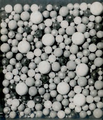 Lou Tchimoukoff [Lou Bonin] (1878- 1963) Recherche abstraite, billes et perles de...