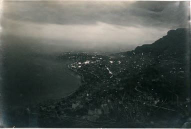 H.C Frost (?) Monte Carlo de nuit, vers 1930. Épreuve argentique d'époque sur papier...