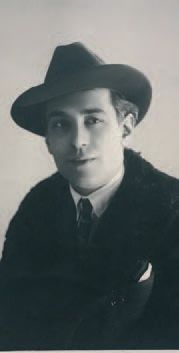 Abel GANCE (1889-1981) Double portrait, face et profil, un portrait dédicacé et deux...