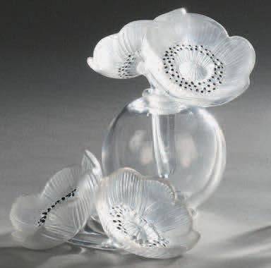 RENE LALIQUE (1860-1945) 
Deux «Anémone ouverte» (1931). Épreuves en verre blanc...