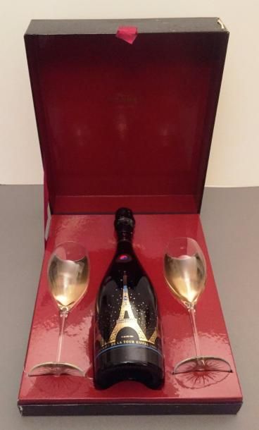 null 1 coffret de champagne (1 bouteille de champagne et ses deux coupes).Champagne...